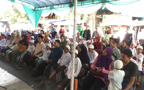 Sunatan Massal di Tabligh Akbar dan Milad YPI Al-Ghurabaa